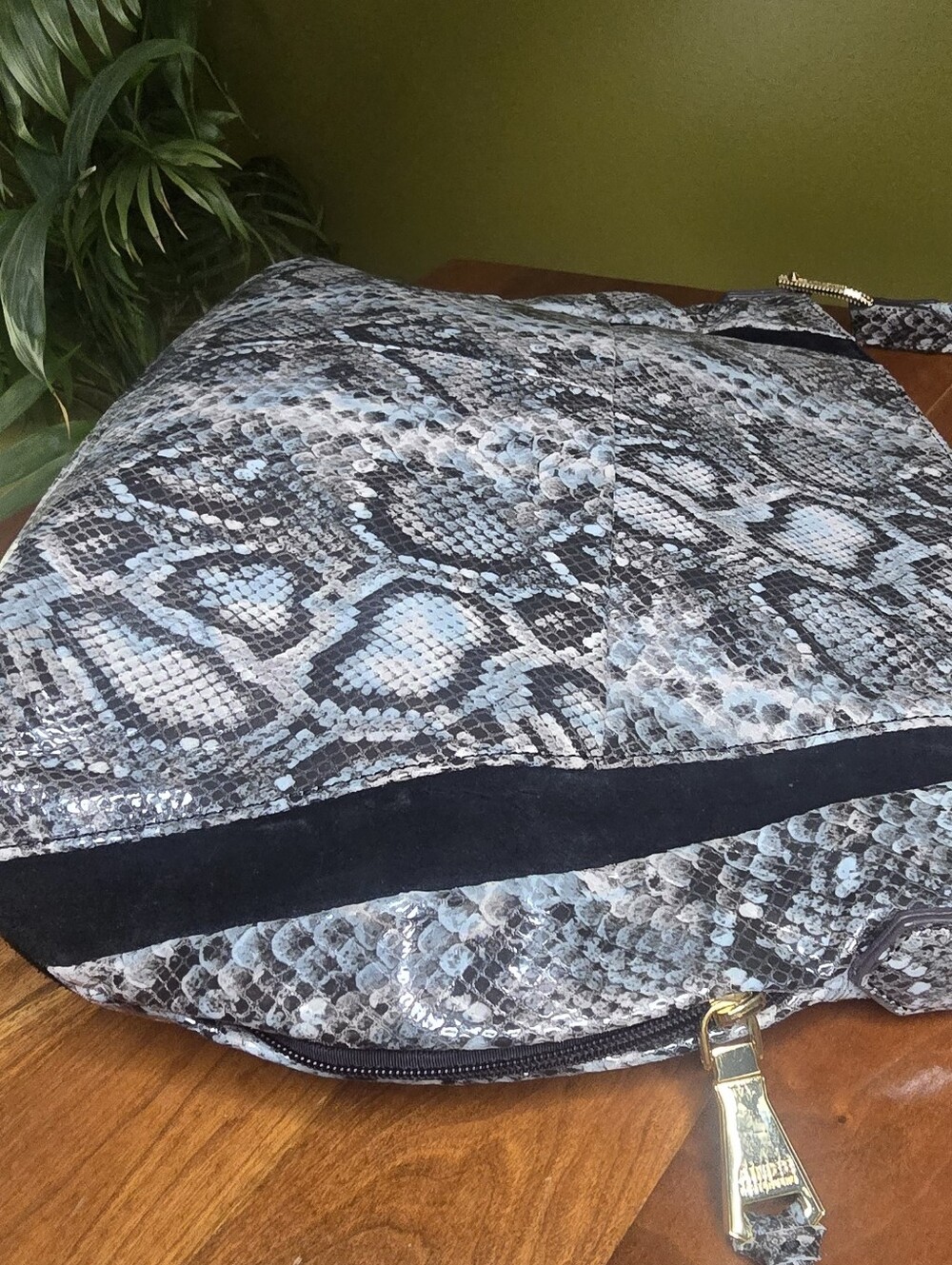 Aimee Kestenberg XL Tuscany Hobo Bag Snakeskin Print - Picture 4 of 14